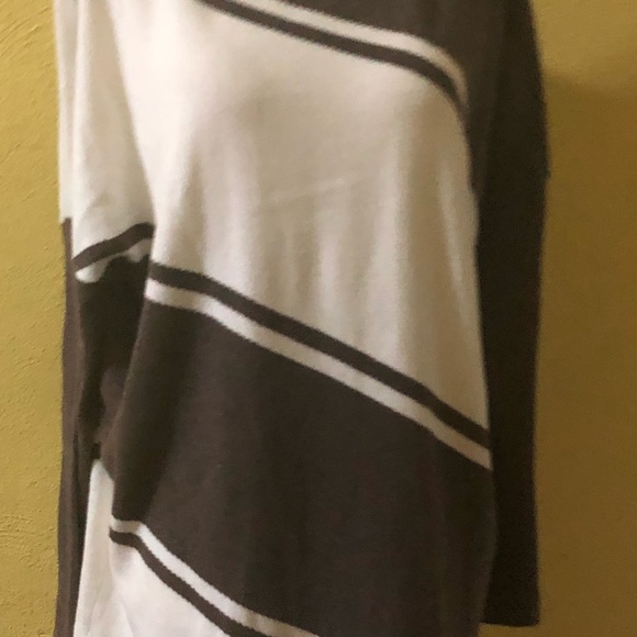 New Woman’s Marble Asymmetric Sweater NWT! - Picture 2 of 14